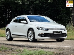 Volkswagen Scirocco - 1.4 TSI Highline | UNIEK | 14.000 KM | 1e eig. |Volledige historie | Navi | Panorama | Xen