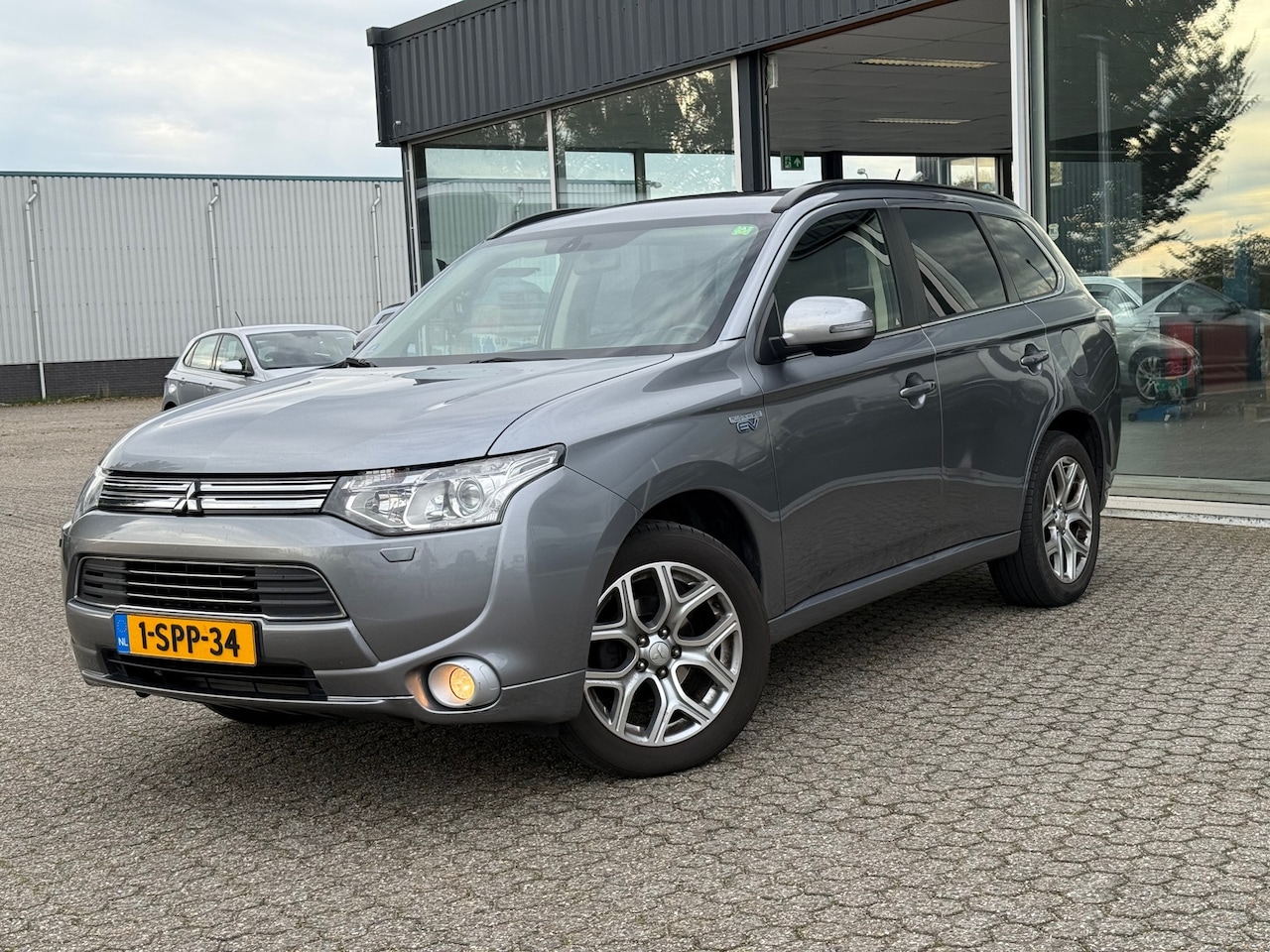 Mitsubishi Outlander - 2.0 PHEV instyle 2.0 PHEV Instyle - AutoWereld.nl