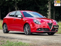 Alfa Romeo Giulietta - 1.750 Turbo Veloce | Clima | Cruise | Leder | PDC | Stoelverw. | Alfa Rosso | Zeer mooi |