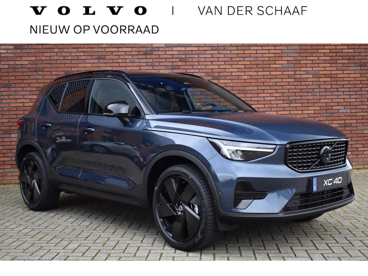 Volvo XC40 - B4 210PK Plus Black Edition | Lounge Pack | 360 Camera | - AutoWereld.nl