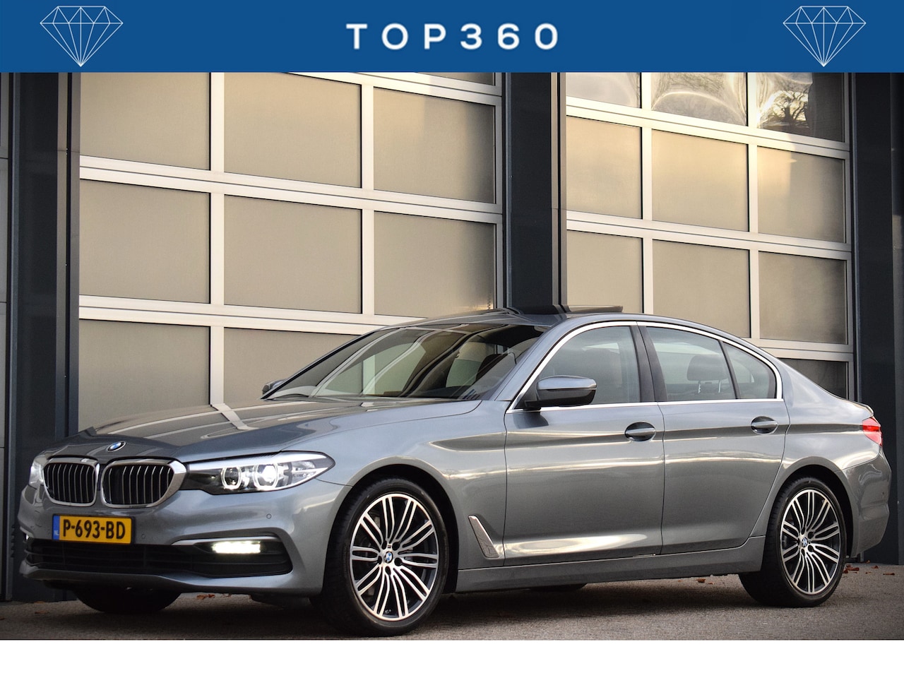 BMW 5-serie - 520i High Executive Panodak | - AutoWereld.nl