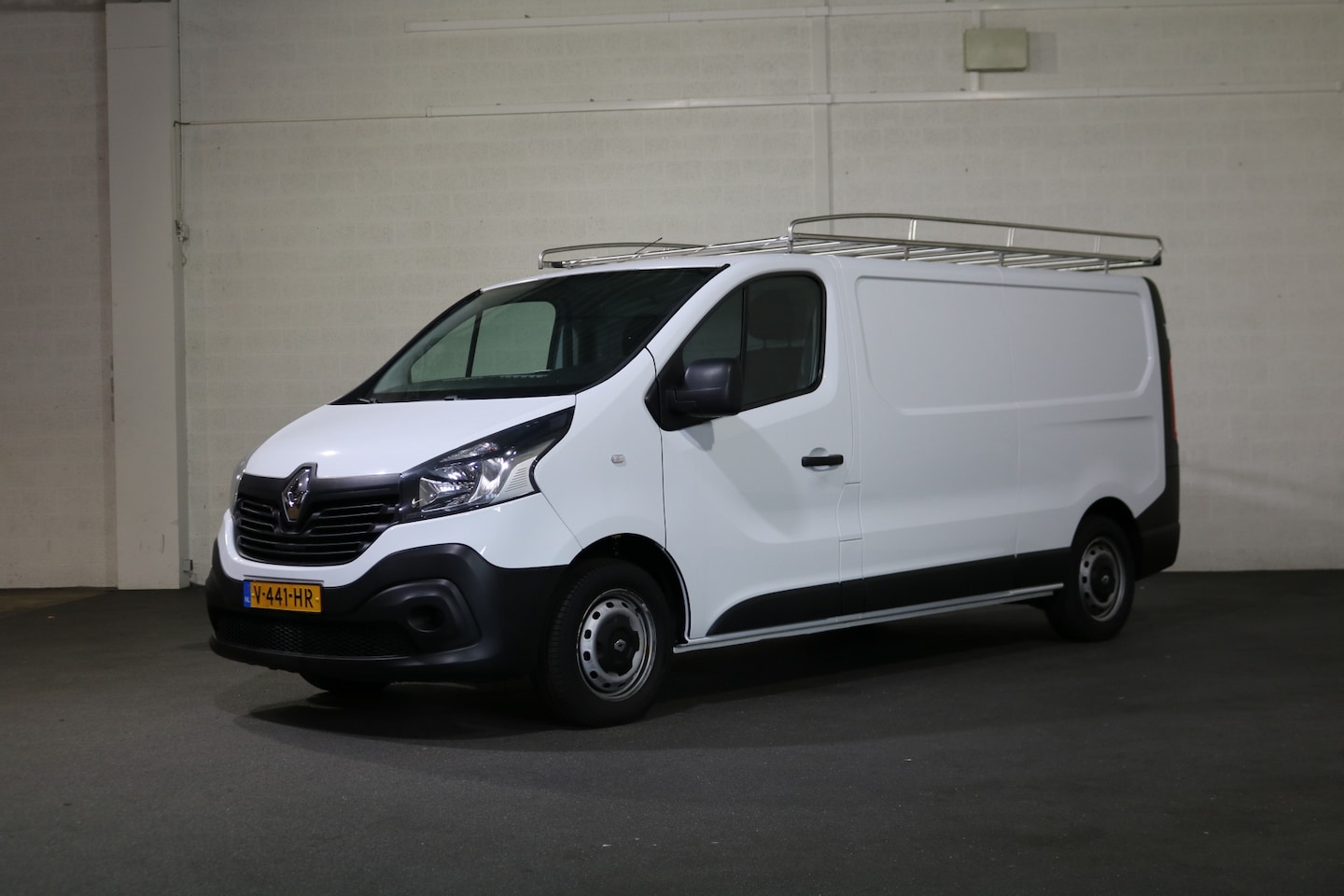 Renault Trafic - 1.6 dCi 120pk L2 H1 Airco Trekhaak - AutoWereld.nl
