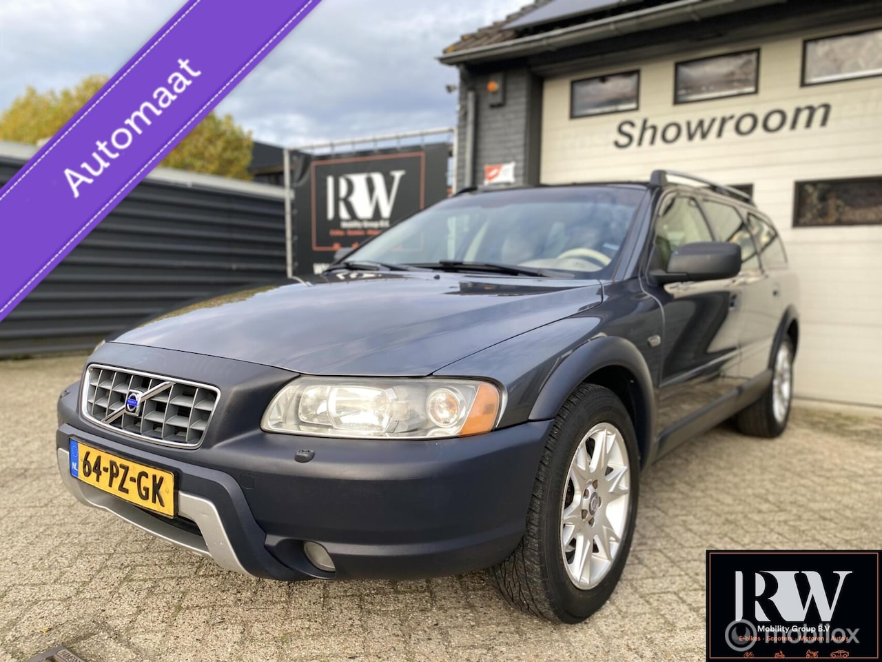 Volvo XC70 - 2.5 T Summum *NAP*TREKHAAK*NIEUWE APK*NAVI* - AutoWereld.nl