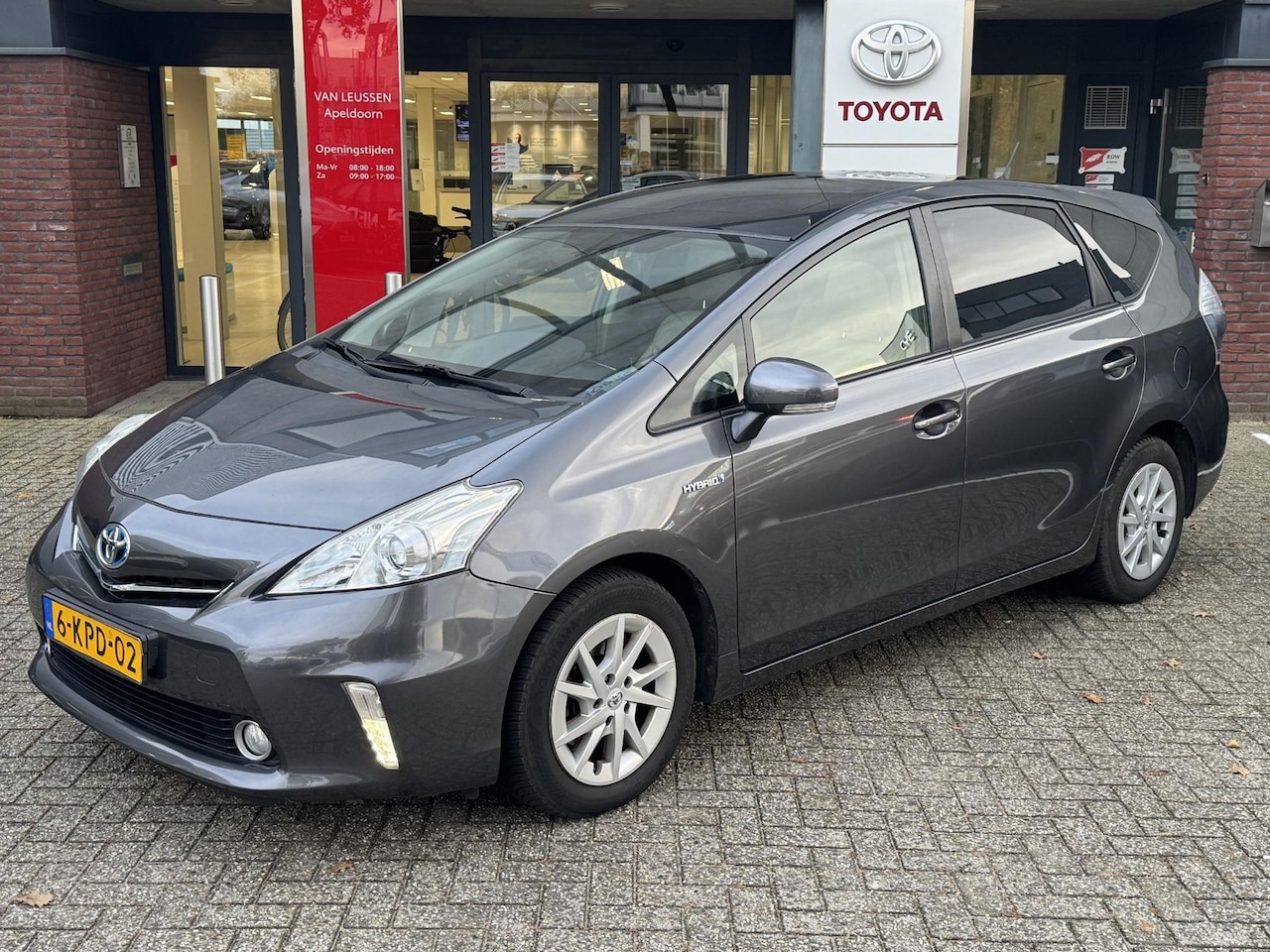 Toyota Prius Wagon - 1.8 Hybrid ASPIRATION LEER GLAZENDAK NAVI CAMERA KEYLESS CRUISE BLUETOOTH CLIMA HEAD-UP 4S - AutoWereld.nl