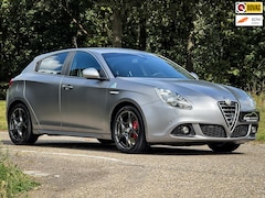 Alfa Romeo Giulietta - 1.7 TBi Quadrifoglio Verde | Matt grijs | Bose | Leder / alcantara | Navi | Clima | Cruise