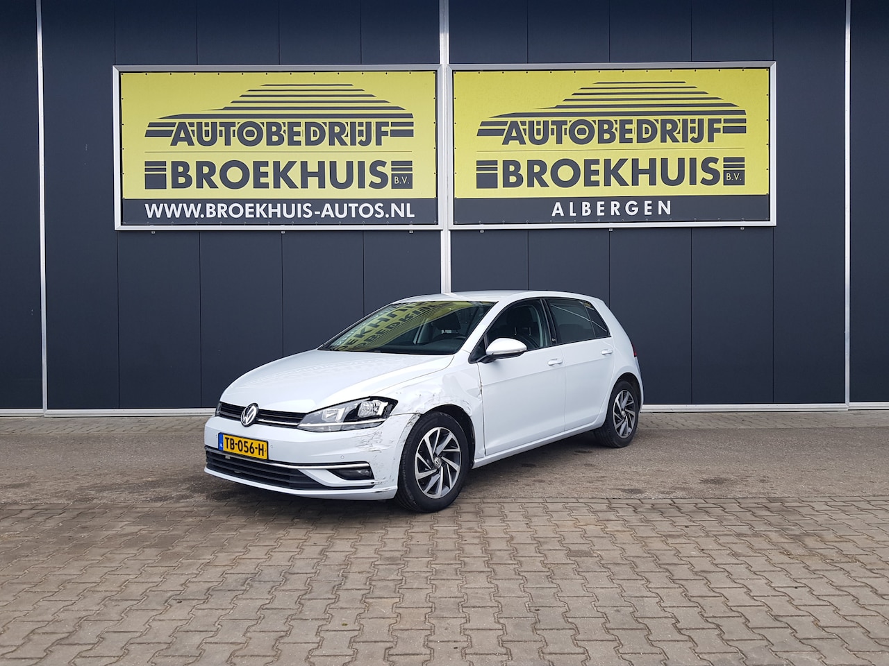 Volkswagen Golf - 1.6 TDI Comfortline SOUND-Edition - AutoWereld.nl