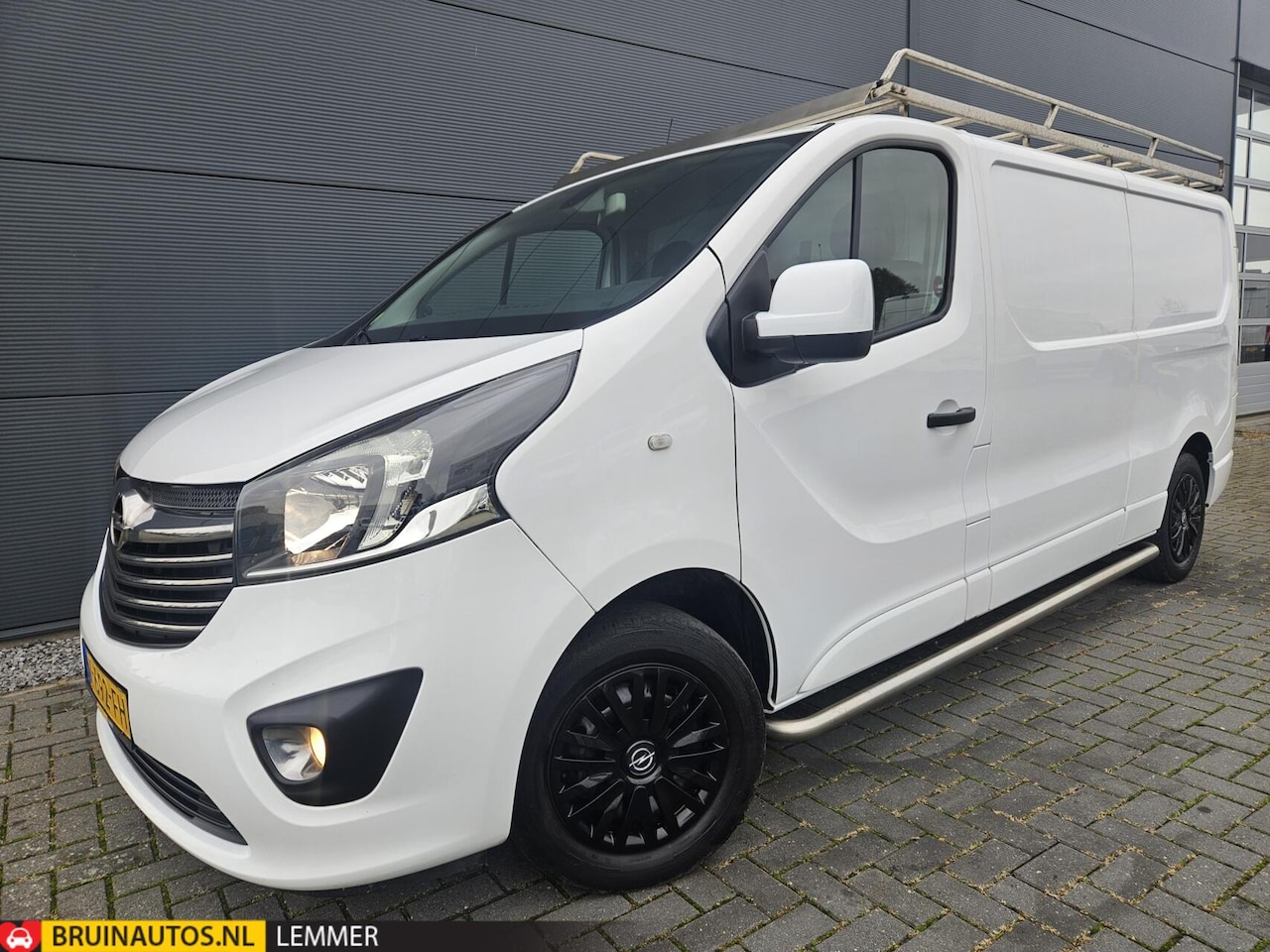 Opel Vivaro - 1.6 CDTI L2H1 Sport 120 Pk Navi Airco lage km - AutoWereld.nl