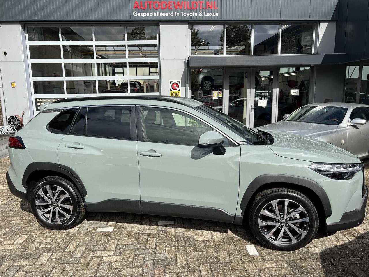 Toyota Corolla Cross - 1.8 Hybrid 140 Style A/T + FABRIEKSGARANTIE - AutoWereld.nl