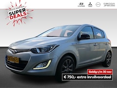 Hyundai i20 - 1.2 HP i-Motion | Cruisecontrol | Airco | getinte ramen | Velgen lichtmetaal |