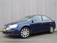 Volkswagen Jetta - 1.9 TDi 105pk Comfortline Business ECC | Sportstoelen | Full Map Navi | Telefonie | Trekha