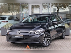 Volkswagen Golf - 1.5 Life TSI 130pk | Stoelverwarming | IQ-LED | ACC | Climate | Memory | Sfeer | Dodehoek