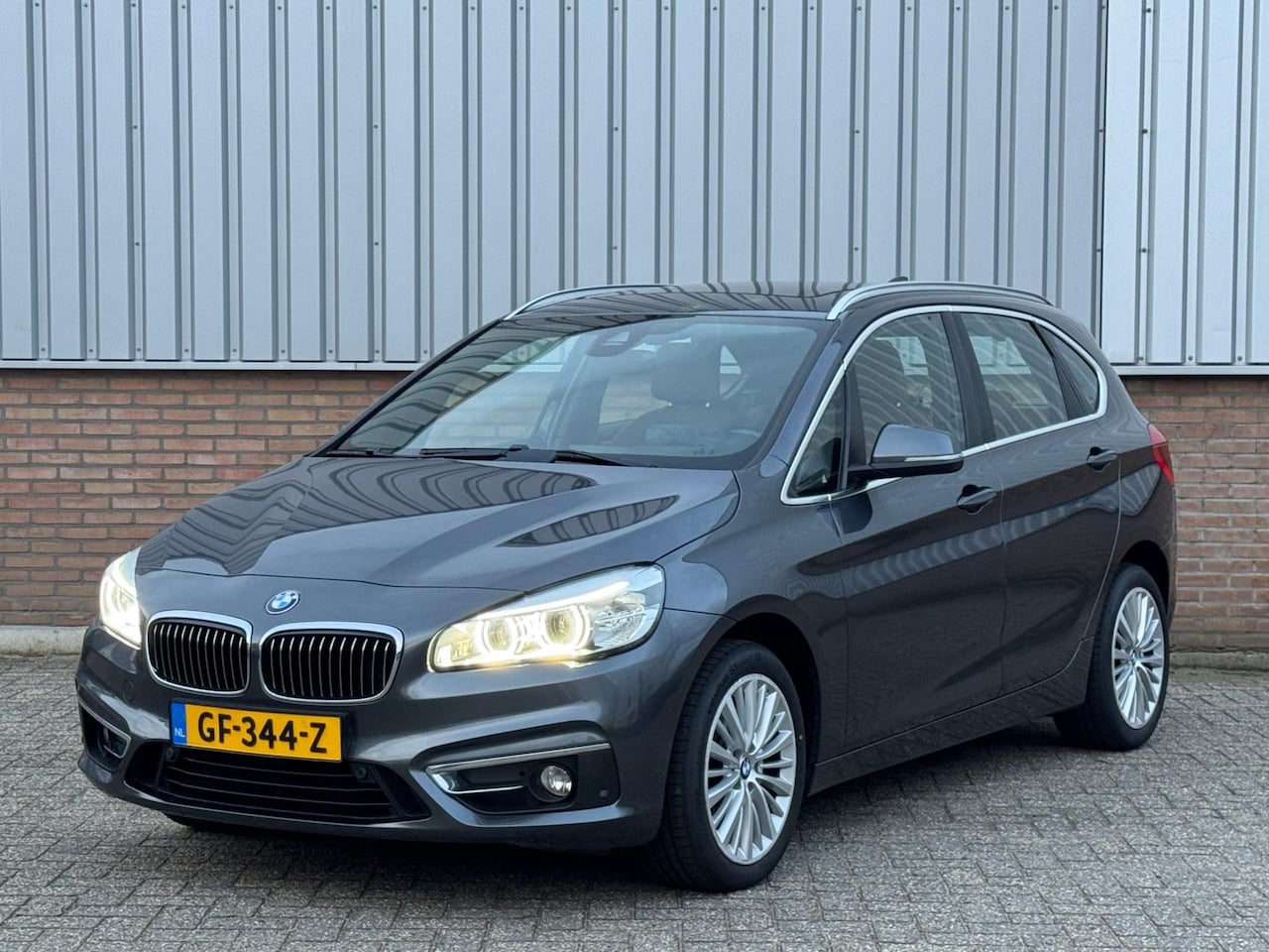 BMW 2-serie Active Tourer - 220i Luxury 1ste Eigenaar/ Panorama/ Leder - AutoWereld.nl