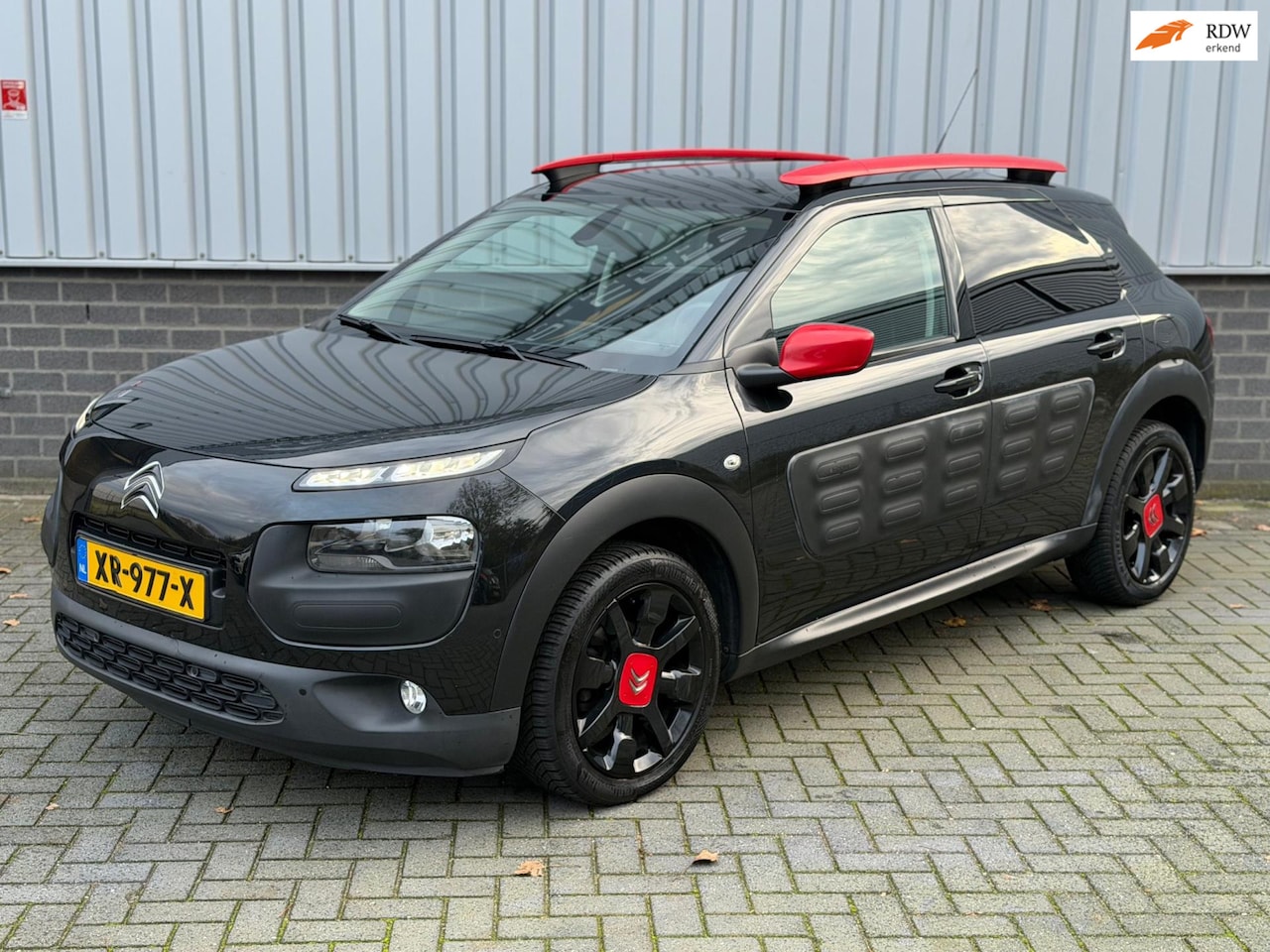Citroën C4 Cactus - 1.2 PureTech Shine |Automaat|Pano|Navi|Camera|CruiseCtrl| - AutoWereld.nl