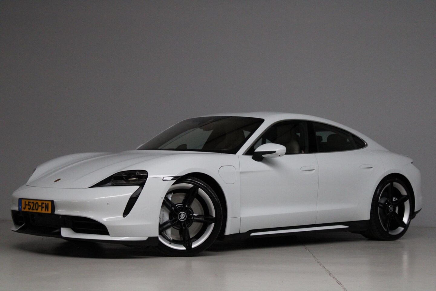 Porsche Taycan - Turbo 93 kWh | burmester | achterasbesturing | adap. cruise | bijrijdersdisplay | stoelven - AutoWereld.nl