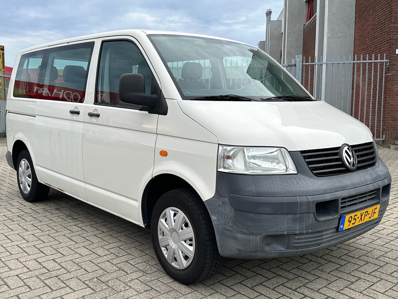 Volkswagen Transporter Kombi - 1.9 TDI | 9 PERSOONS - AutoWereld.nl