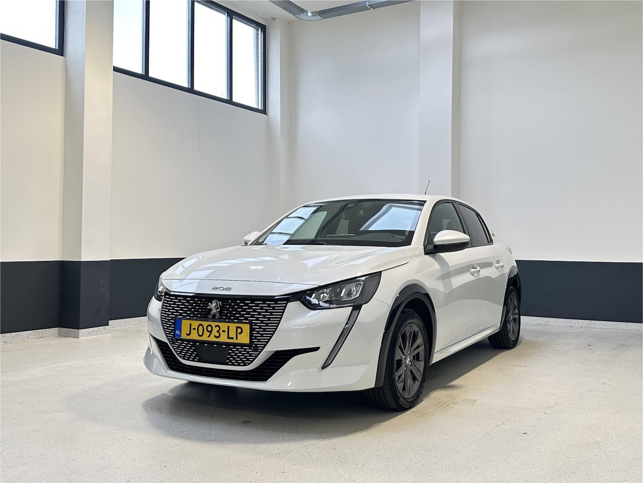 Peugeot e-208 - EV Allure 50 kWh| 3 Fase |SOH % | Apple Carplay/ Android Auto| Navigatie| Camera | - AutoWereld.nl