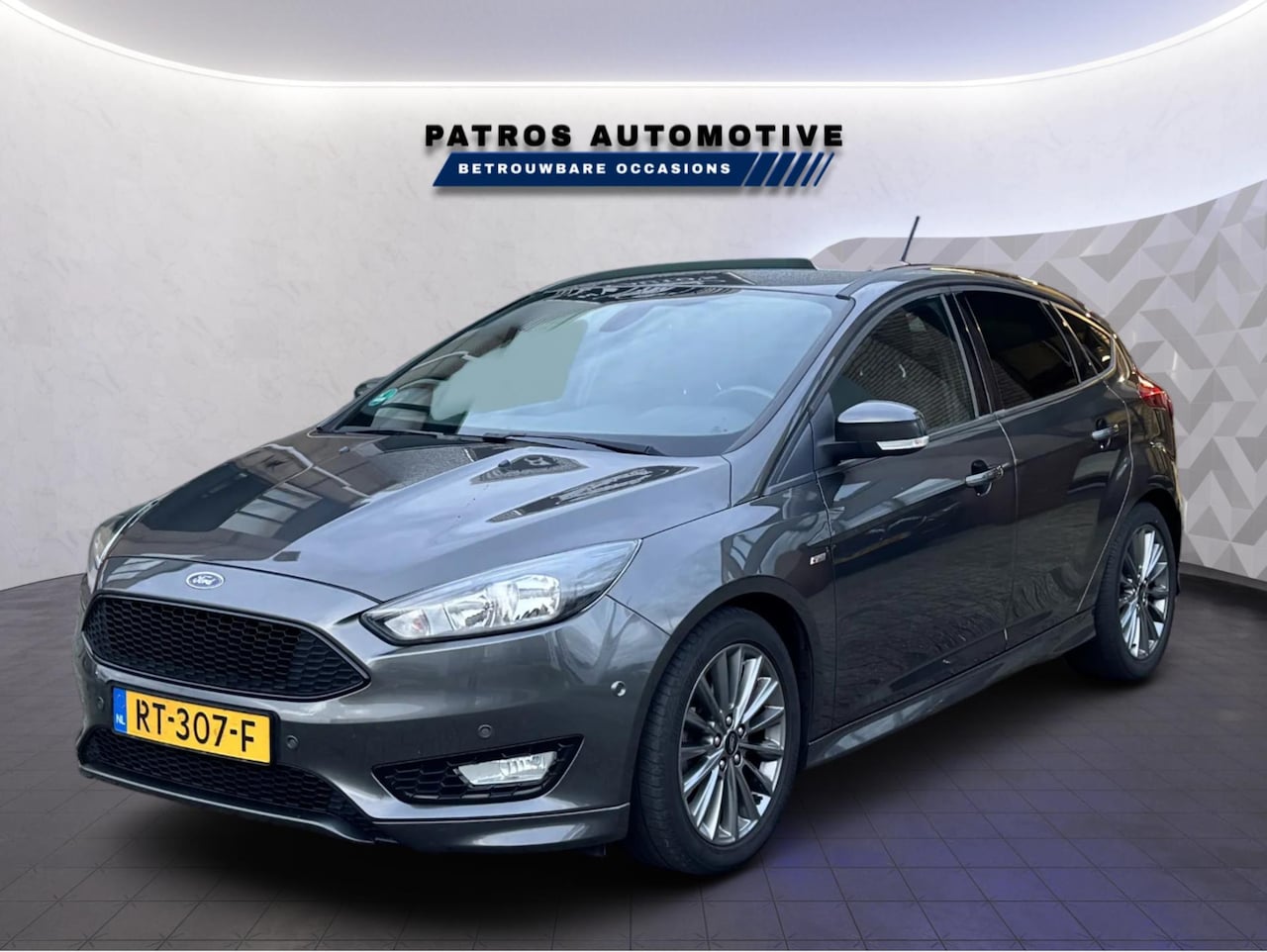 Ford Focus - 1.0 ST-Line Navigatie | Sportstoelen | Camera | PDC - AutoWereld.nl