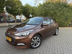 Hyundai i20 - 1.2 (4 cil.), Clima, Cruise Control, LM-velgen 16", Led, Parkeersensoren, Bluetooth, Isofi