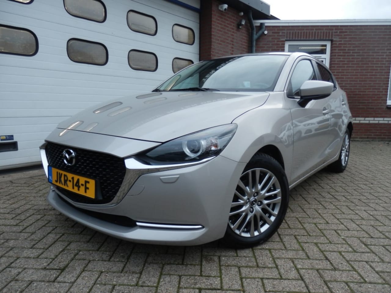 Mazda 2 - 1.5 SKYACT-G LUXURY / automaat / 16 inch alu / Head-up display - AutoWereld.nl