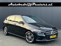 Mercedes-Benz B-klasse - B 180 Aut. LED Sportstoel Camera Navi Cruise PDC Trekhaak NL-auto