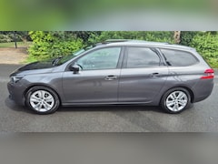 Peugeot 308 - 1.2 Pure Tech Bleu Lease Executive*panorama*navi*Trekhaak*NAP