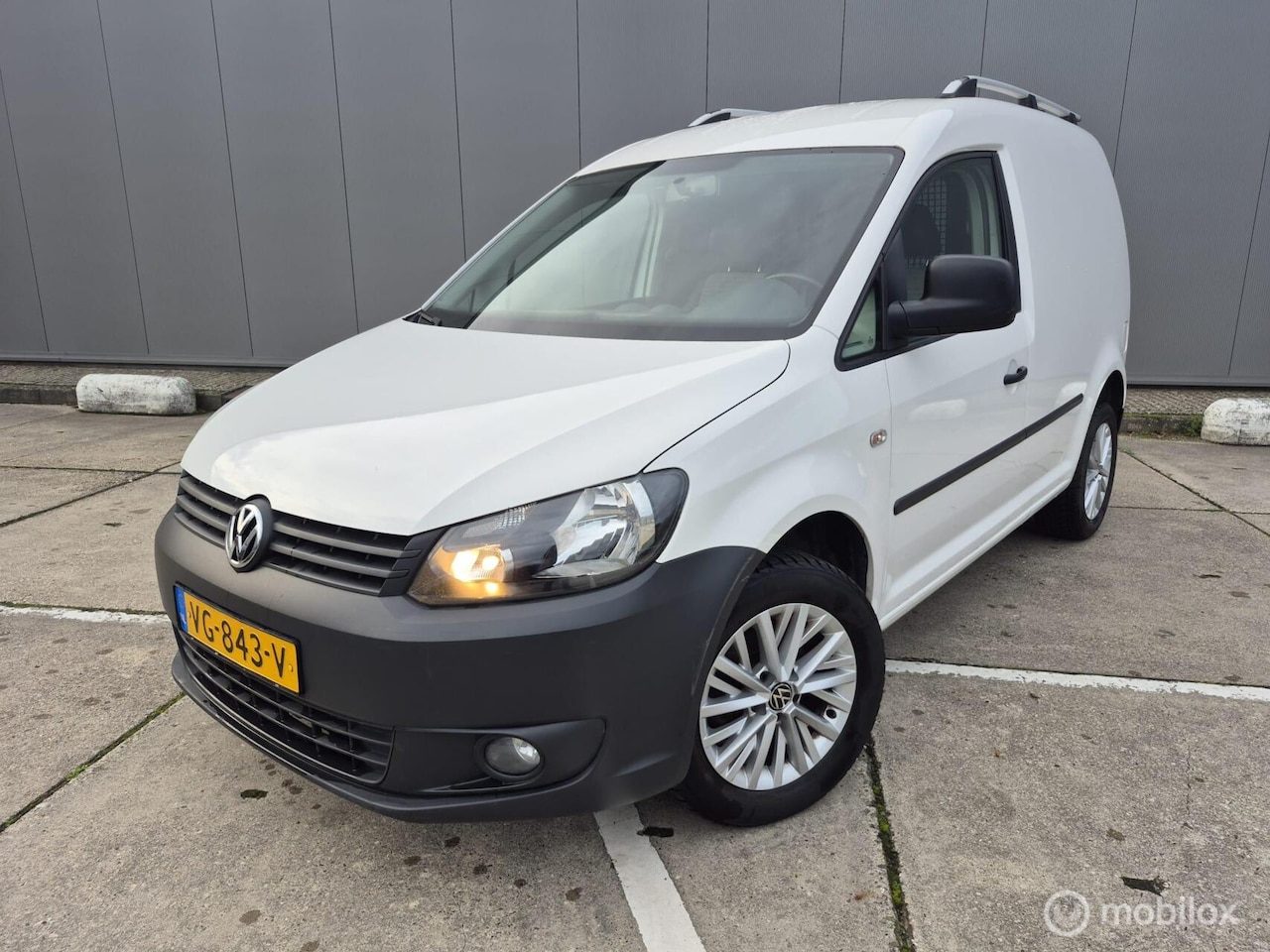 Volkswagen Caddy - Bestel 1.6 TDI Airco / Trekhaak / Nieuw APK - AutoWereld.nl