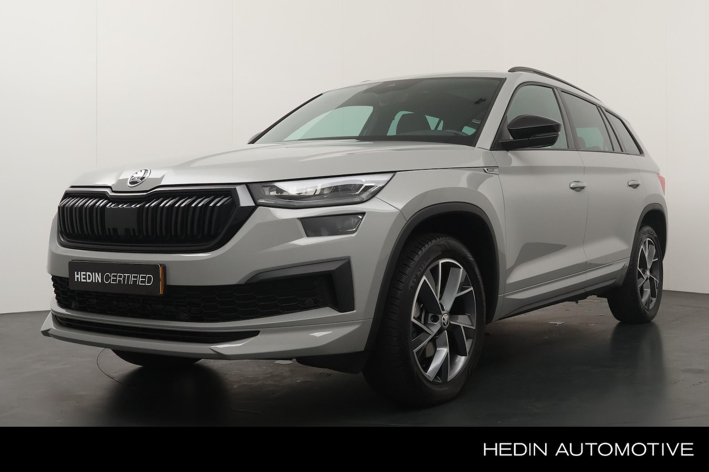 Skoda Kodiaq - 1.5 TSI Sportline Business 7p. Automaat | Trekhaak | Glazen schuifdak | Stoelverwarming | - AutoWereld.nl