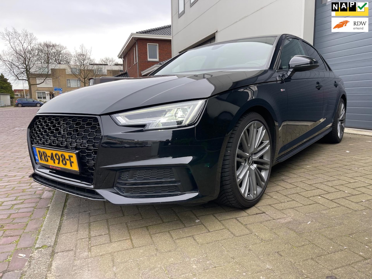 Audi A4 Limousine - 1.4 TFSI Sport 3xS line black edition/Leder/Navi/Keyless entry-Go/Mooie auto - AutoWereld.nl