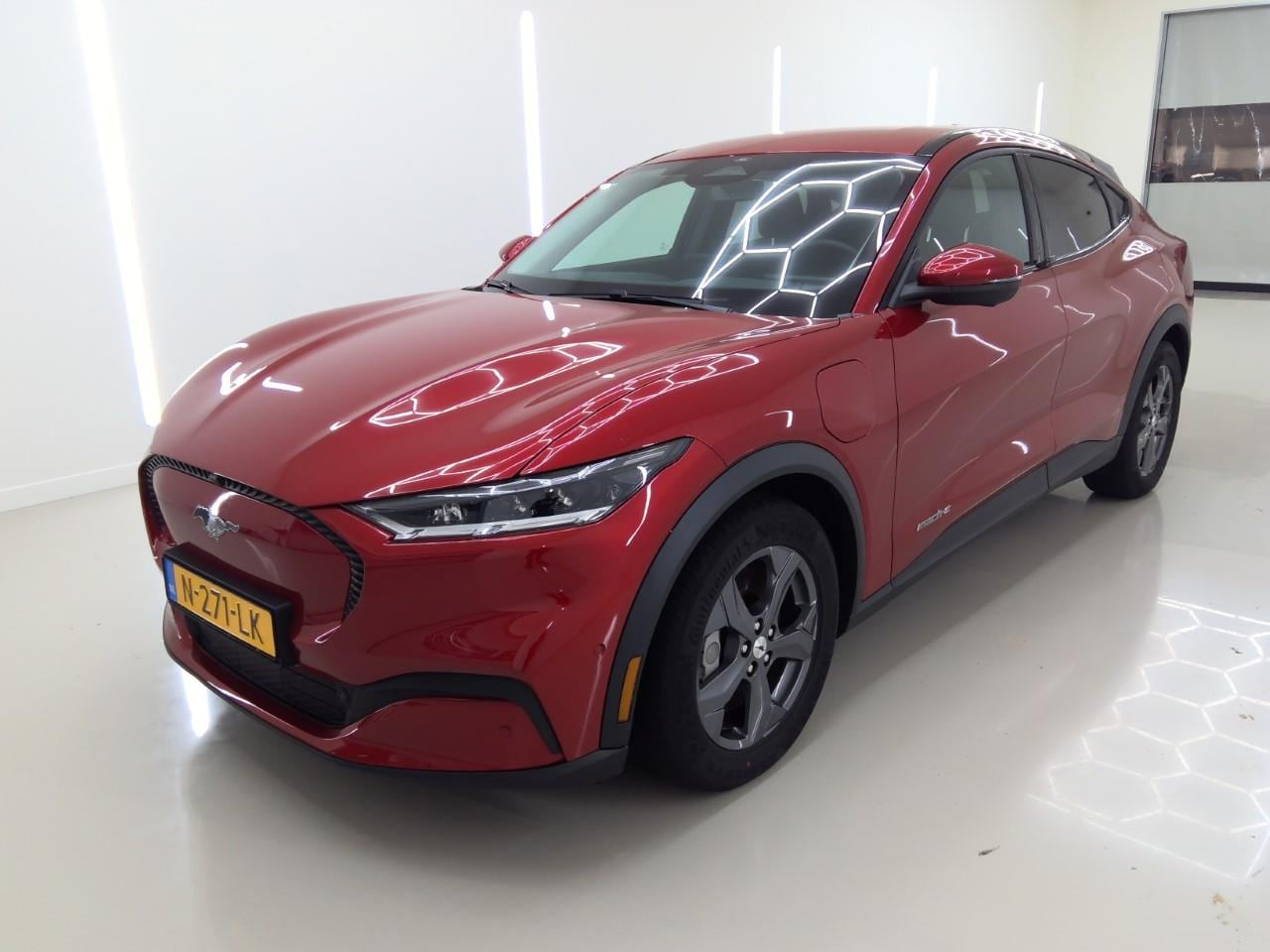 Ford Mustang Mach-E - 75kWh 269pk RWD 95,5% SoH [ CARPLAY+ACC+LEDER+CAMERA+STOEL/STUURVERWARMING+CLIMATE ] - AutoWereld.nl