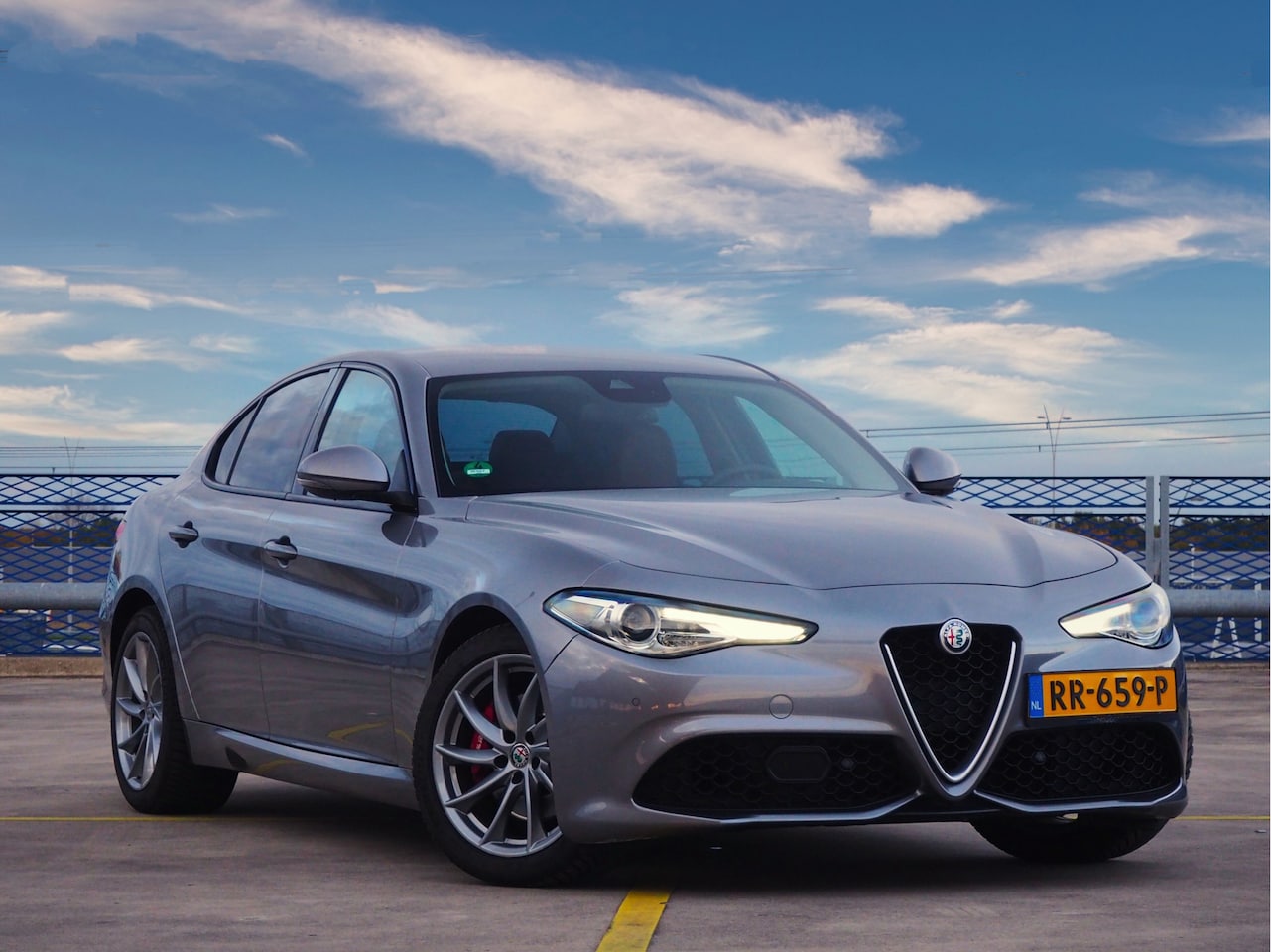 Alfa Romeo Giulia - 2.0 T AWD Veloce Q4 280PK - TREKHAAK - - AutoWereld.nl