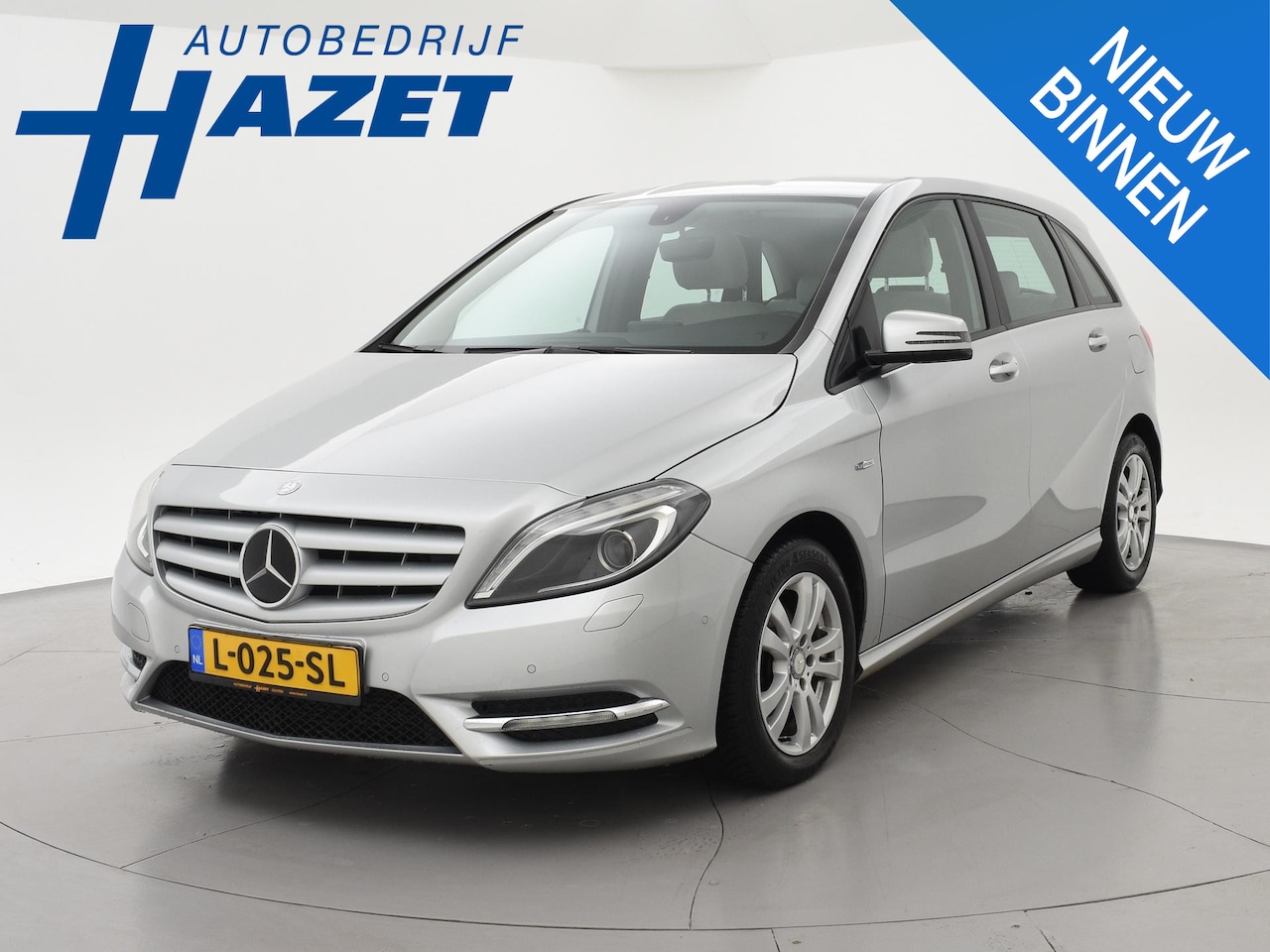 Mercedes-Benz B-klasse - 180 AUTOMAAT + TREKHAAK | STOELVERWARMING | PARKEERSENSOREN - AutoWereld.nl