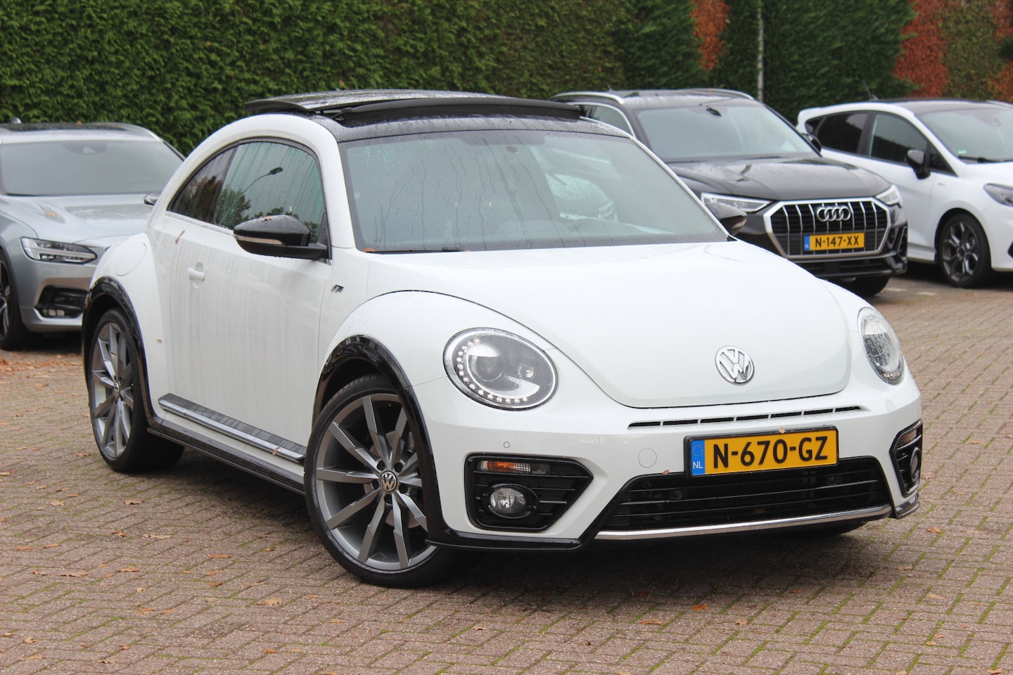 Volkswagen Beetle - 2.0 TSI Dune / Schuifdak / Camera / Xenon / Navigatie / 20'' / Stoelverwarming / DAB / Sto - AutoWereld.nl