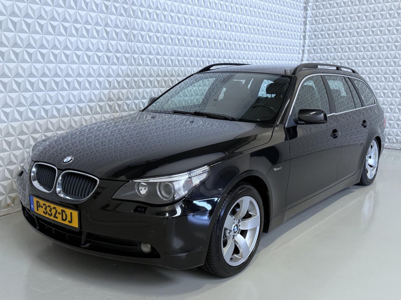 BMW 5-serie Touring - 523i Executive / LUCHTVERING KAPOT (2005) - AutoWereld.nl