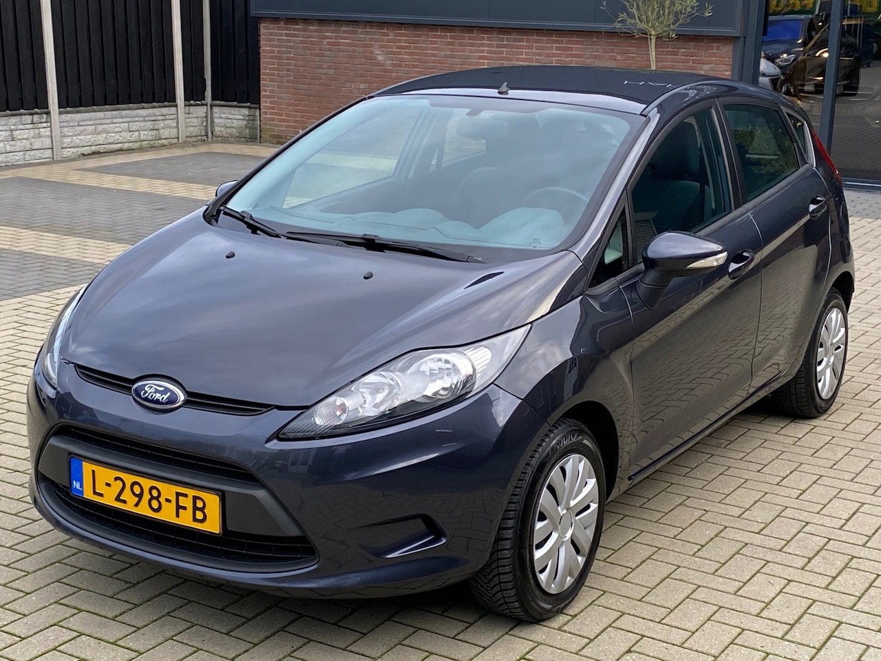 Ford Fiesta - 1.25 limited NIEUWSTAAT 5 DEURS AIRCO ELEKTR PAKKET - AutoWereld.nl