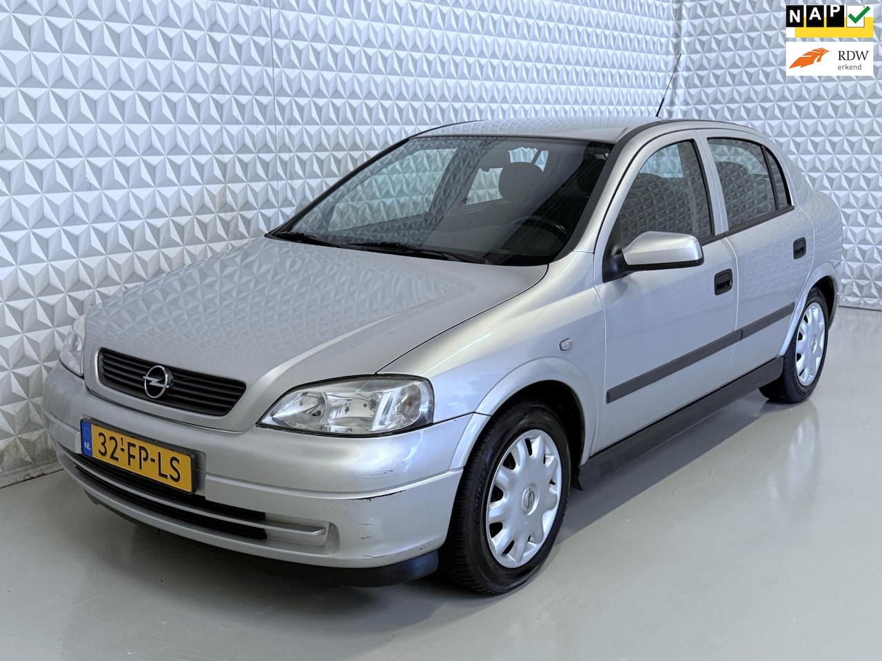 Opel Astra - 1.6-16V Pearl Airco AUTOMAAT / 145.000km (2000) - AutoWereld.nl