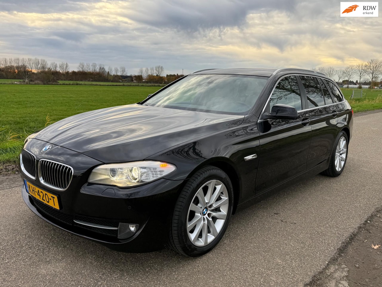 BMW 5-serie Touring - 528xi Upgrade Edition Leder/Xenon/climate - AutoWereld.nl