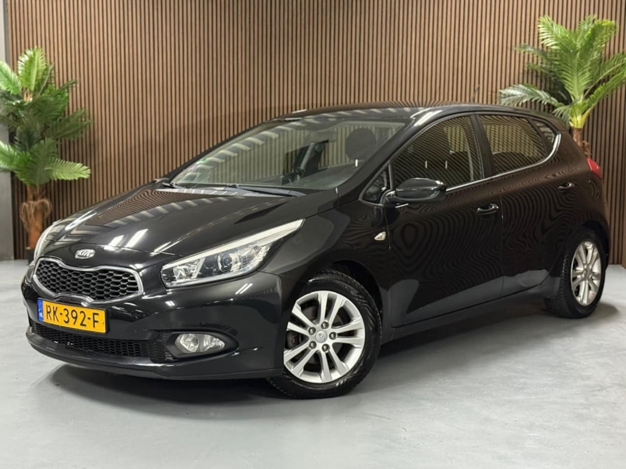 Kia Cee'd - 1.4 CVVT X-ecutive 1.4 CVVT X-ecutive - AutoWereld.nl