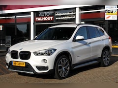 BMW X1 - SDrive20i Centennial High Executive - PANORAMADAK, HEAD UP DISPLAY, LEDER, CAMERA