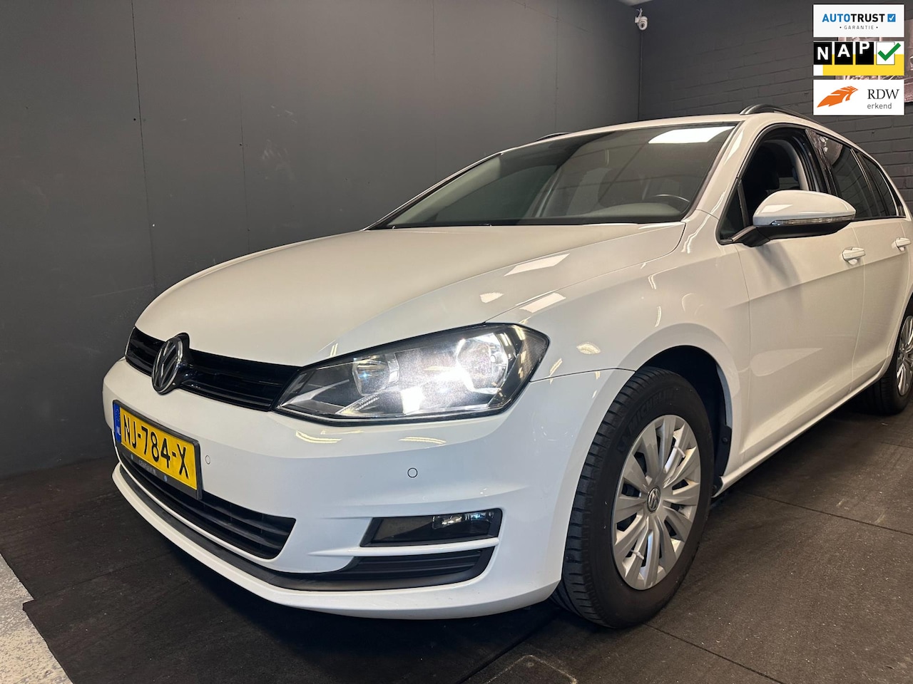 Volkswagen Golf Variant - 1.6 TDI 2017 12 maanden Garantie NAVI TREKHAAK APK - AutoWereld.nl