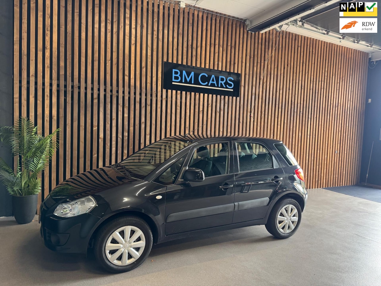 Suzuki SX4 - 1.6 Exclusive Airco,Trekhaak - AutoWereld.nl