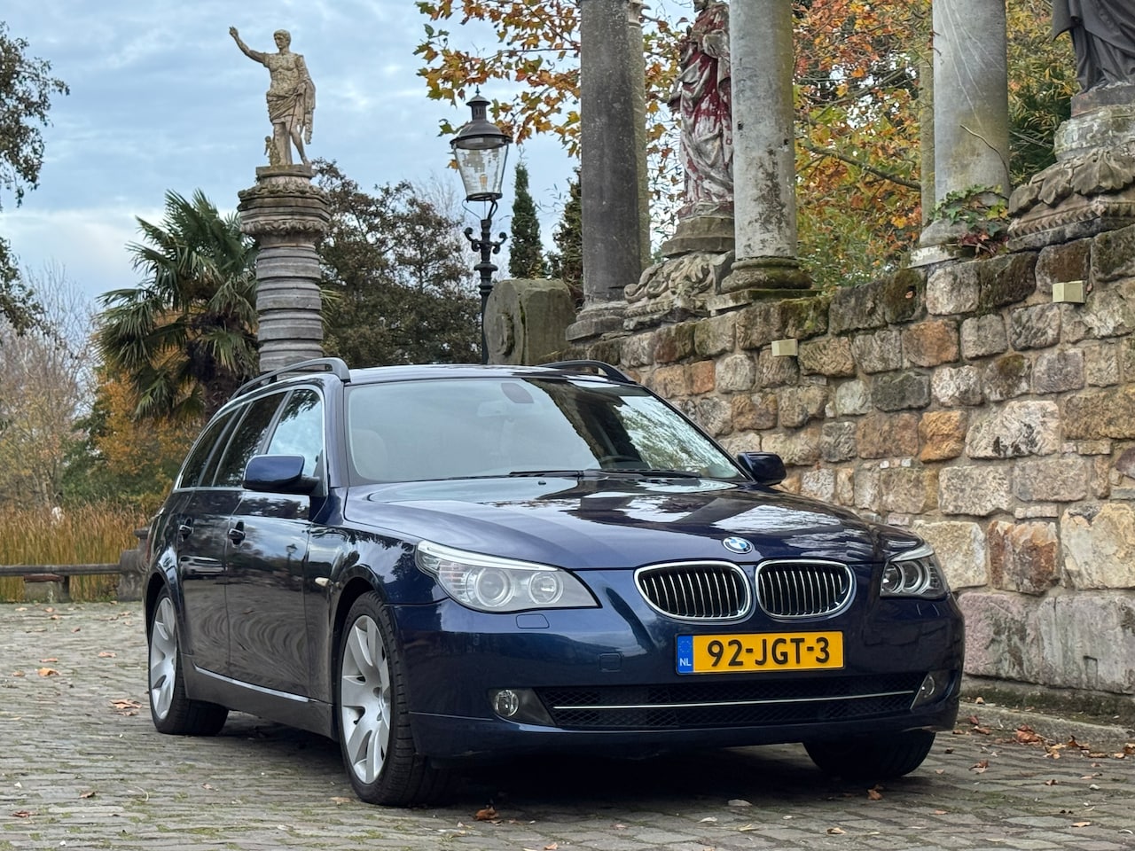 BMW 5-serie Touring - 523i Business Line Edition I NAP Elektr-trekhaak | Pano/Cruise/Vele opties - AutoWereld.nl