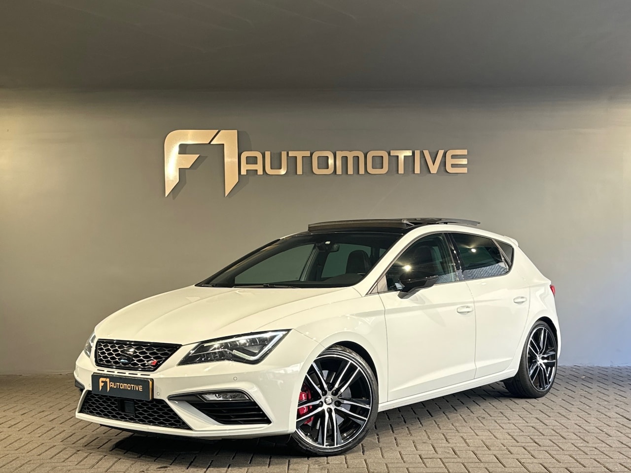 SEAT Leon - 2.0 TSI CUPRA Pano|Keyless|Beats|Sfeer|Kuip|Camera - AutoWereld.nl