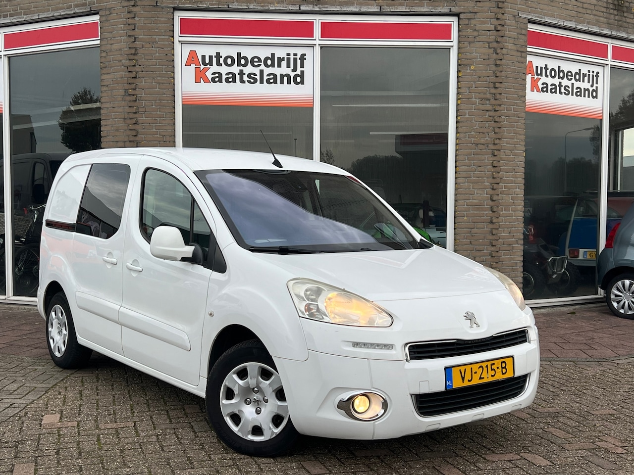 Peugeot Partner - 120 1.6 e-HDI L1 Navteq 2Tronic - Automaat - - AutoWereld.nl