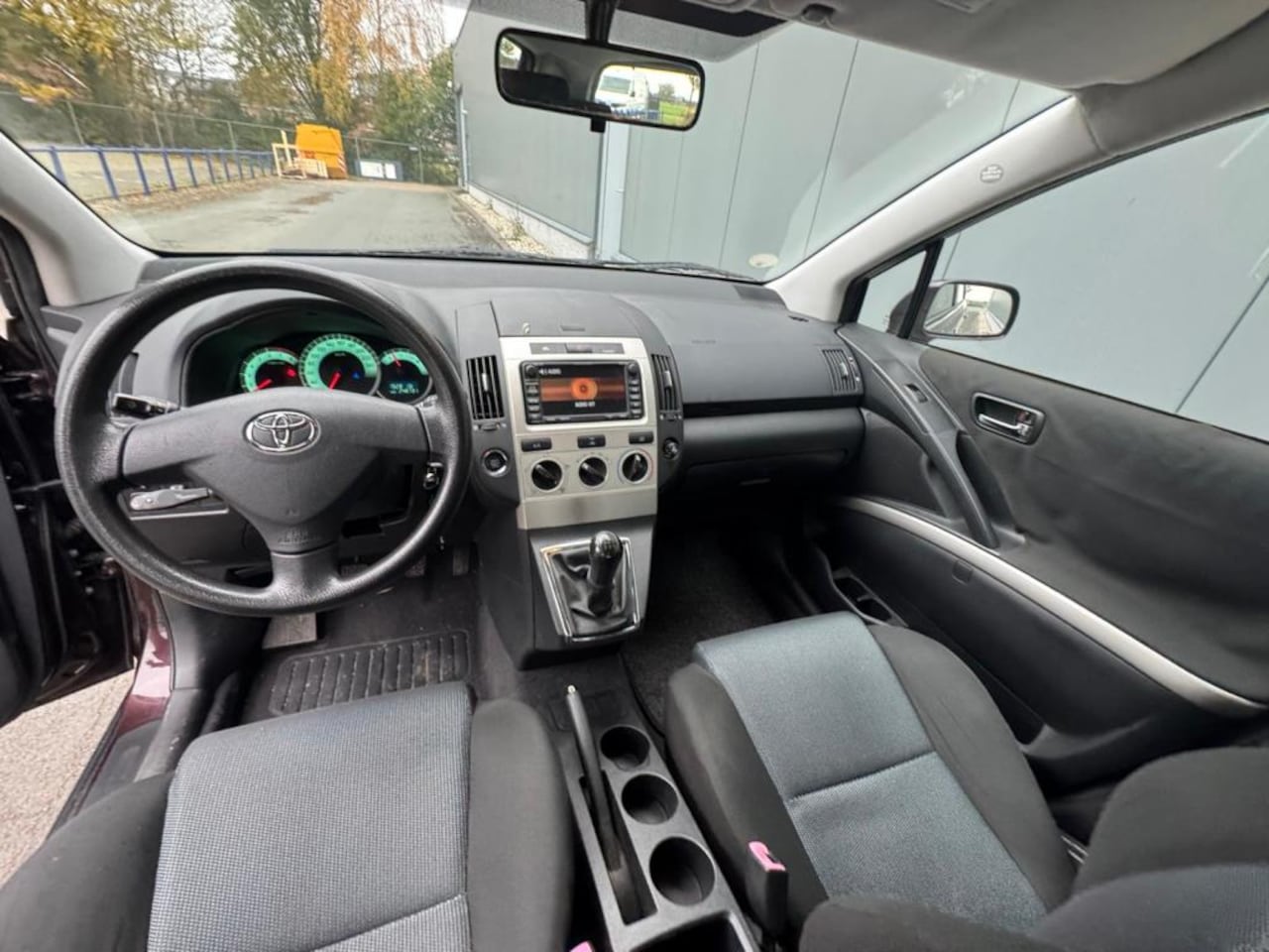 Toyota Verso - 1.6 VVT-i Terra 1.6 VVT-i Terra