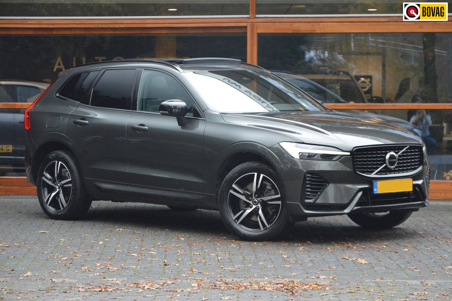 Volvo XC60 - T6 Hybride Plus Dark Long Range | Camera | Stoel + Stuur Verwarming | Panormadak | BLIS | - AutoWereld.nl