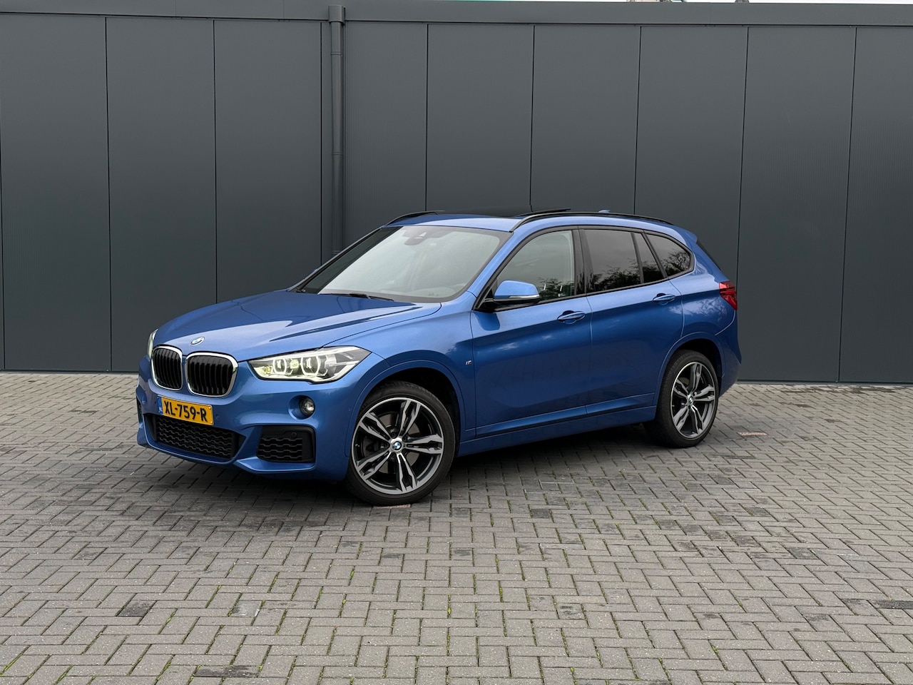 BMW X1 - 2.0i sDrive High Executive Edition M-PAKKET|PANO|SHADOW-LINE|VOL!|Dealer OH!| - AutoWereld.nl
