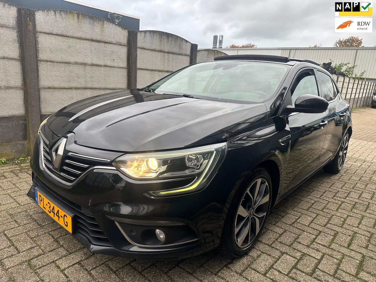 Renault Mégane - 1.5 dCi Bose CLIMA/ NAVI/ PANO/ CAMERA! - AutoWereld.nl