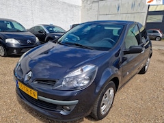 Renault Clio - 1.4-16V Exception PANO zeer netjes