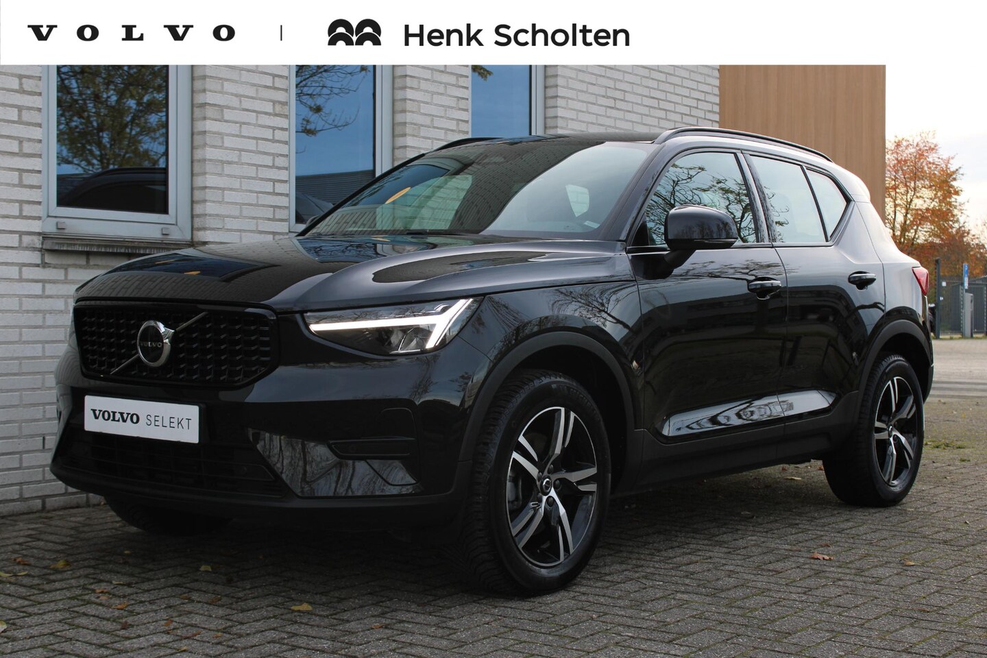 Volvo XC40 - B4 Automaat Plus Dark | All-season banden | Verwarmbare voorstoelen | Verwarmbaar stuurwie - AutoWereld.nl