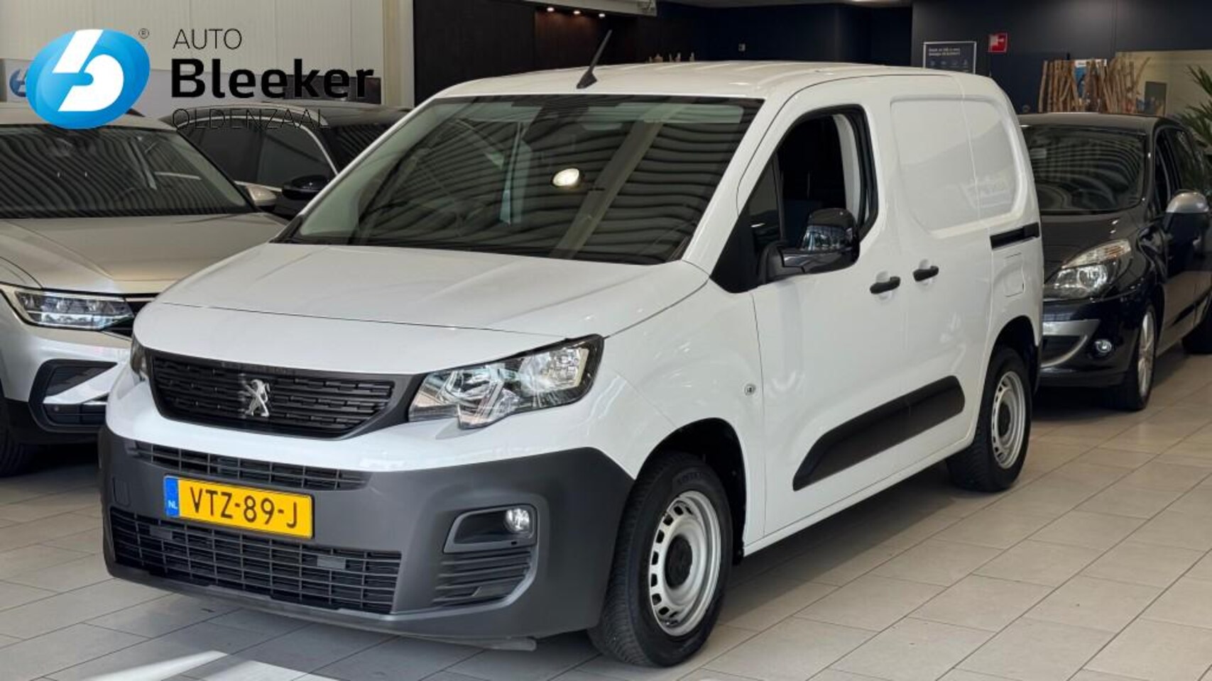 Peugeot Partner - 1.5 BLueHDI 100Pk Airco 2x Schuifdeur achterklep met ruit PDC Cruise DAB - AutoWereld.nl